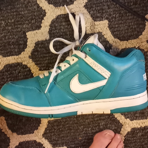 8.5 Nike Air Force 2 Supreme edition - Picture 2 of 4